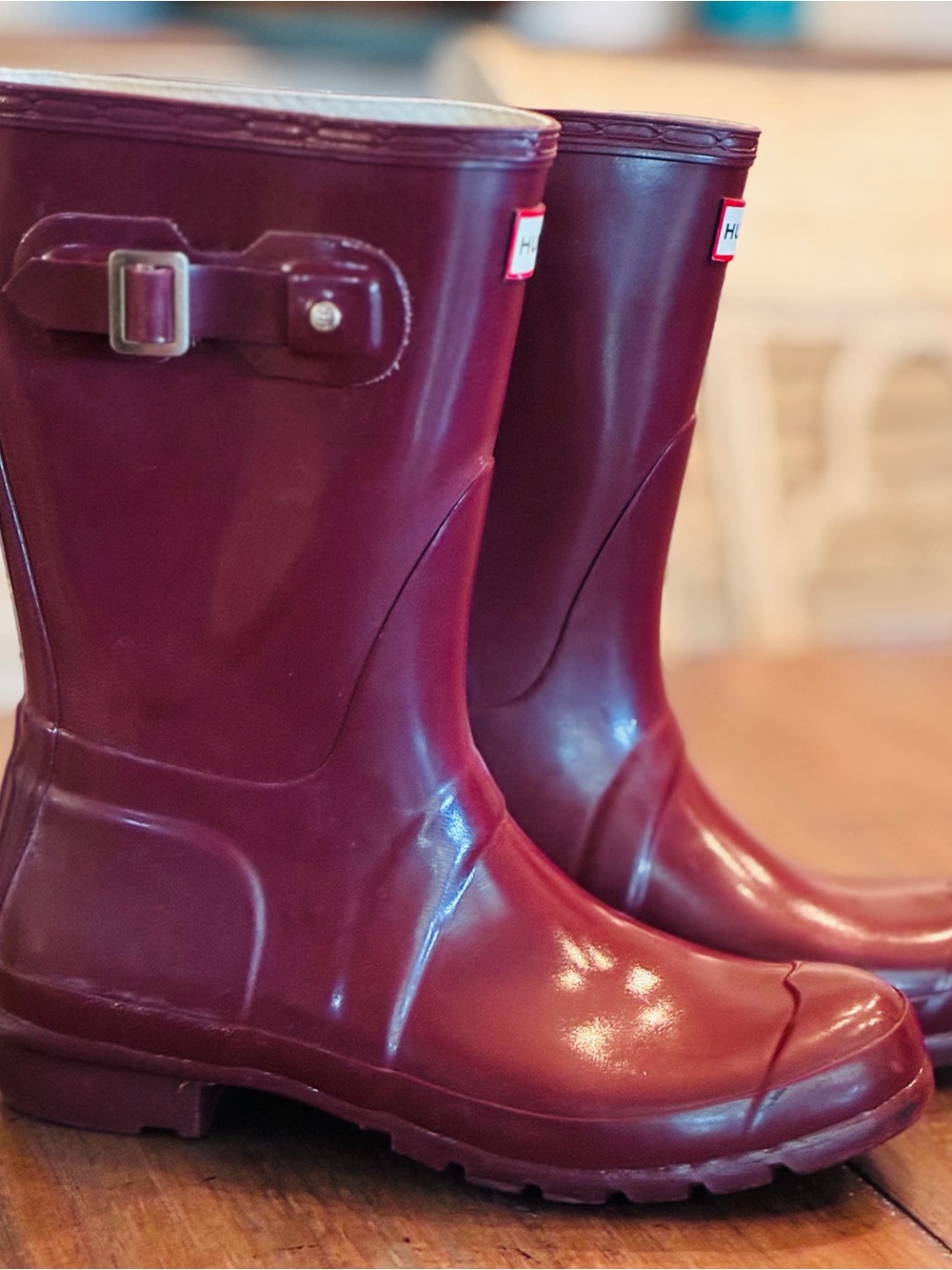 Hunter Red Gloss Rain Boots. Short with buckle. Unisex size men 8 women 9 - Picture 4 of 11